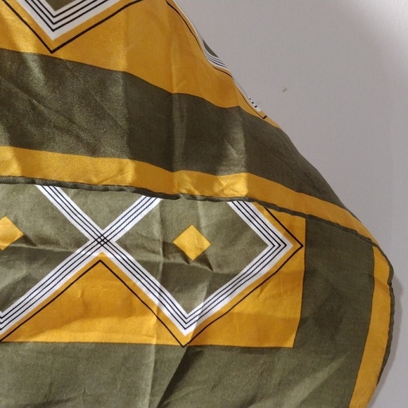 Pierre Balmain 100% Silk Scarf 23x23" Luxury Mustard & Olive Geometric Accessory - Picture 8 of 10